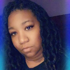 Meet your Posher, Yolanda